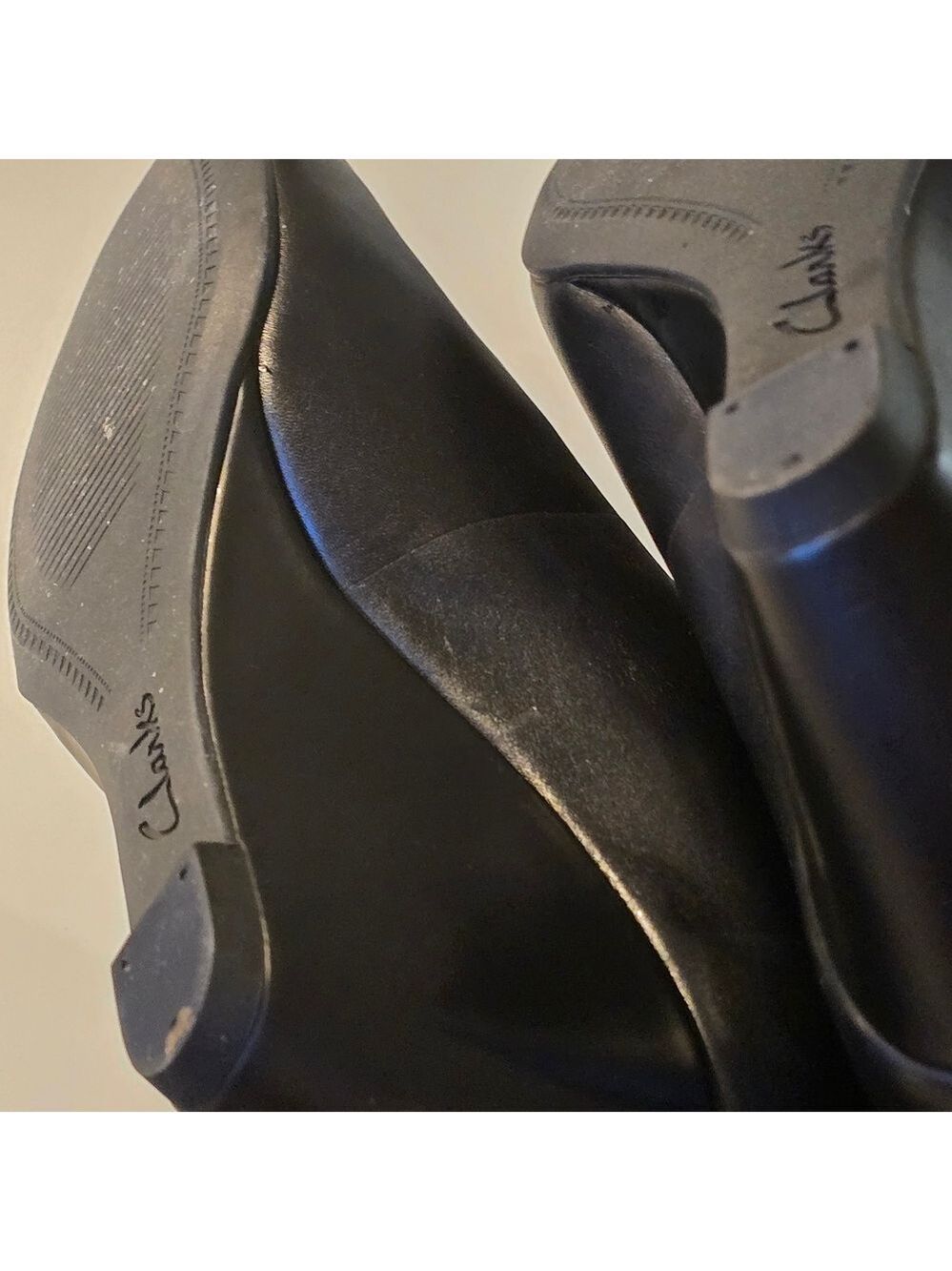 Clarks Black Wedge Leather Pump Size 8.5 - Picture 6 of 7